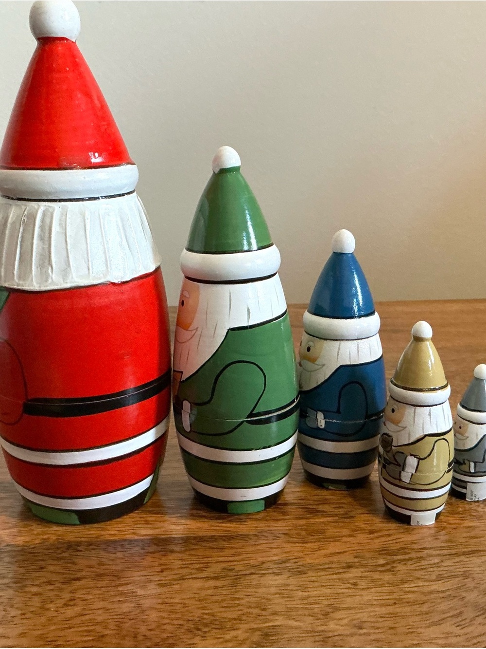 Set Of 5 Wooden Santa Claus Nesting Doll Figurine Set Holiday Decor Multicolor - Picture 4 of 13